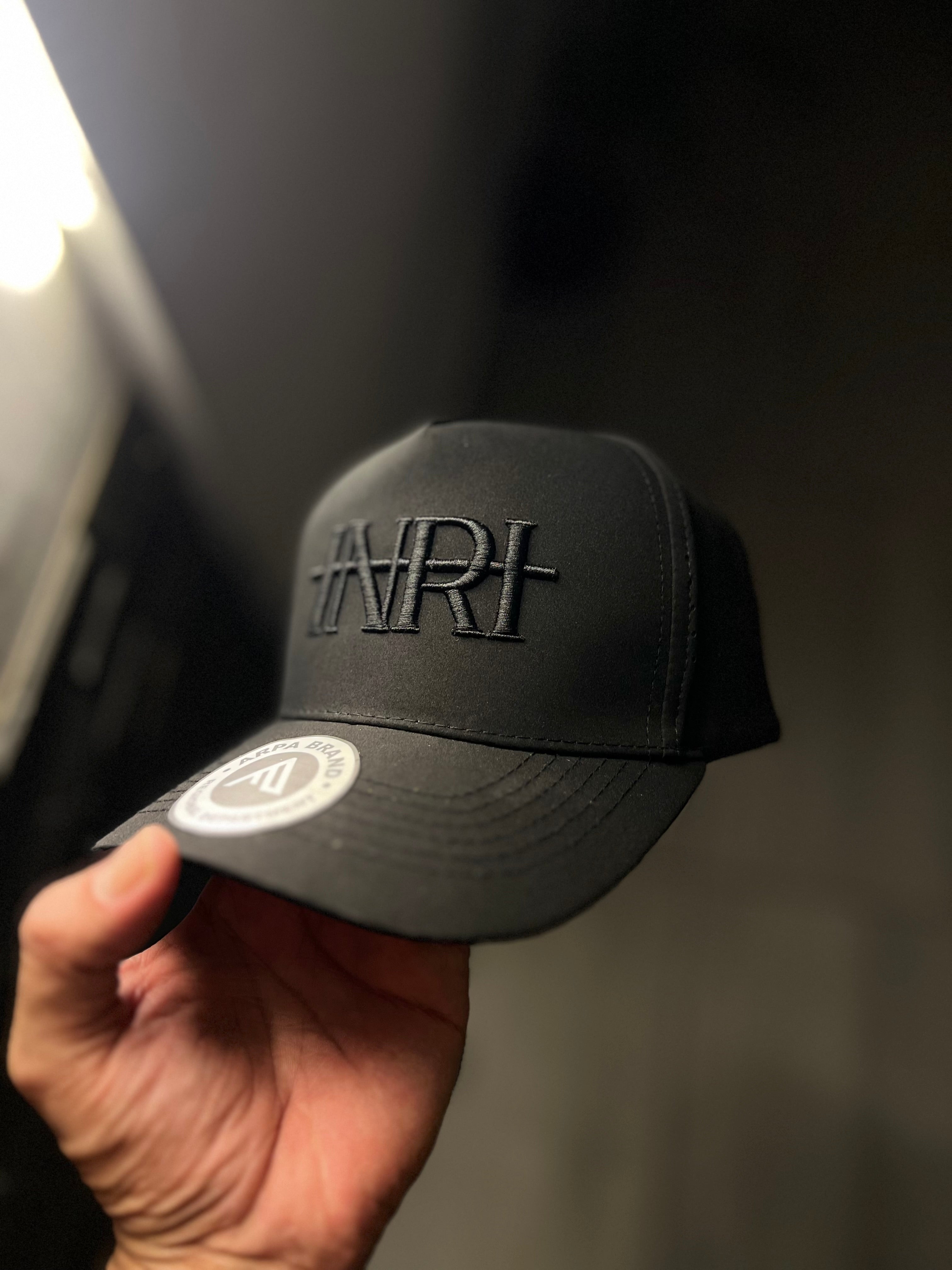 Gorra impermeable INRI