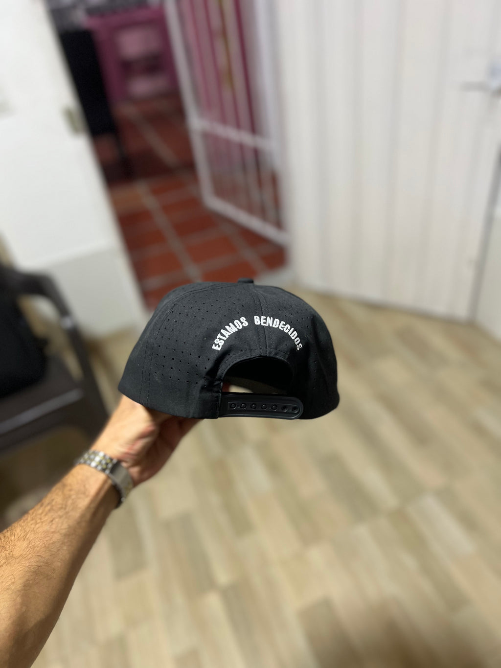 Gorra impermeable INRI